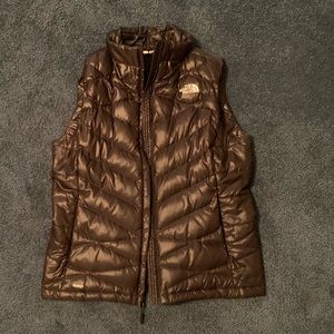 Black north face vest